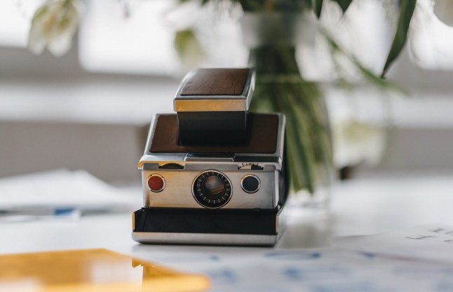 Instant camera