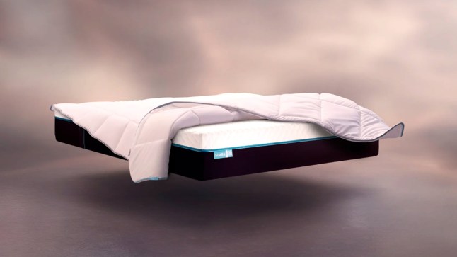 Simba Hybrid Duvet floating ontop of a mattress